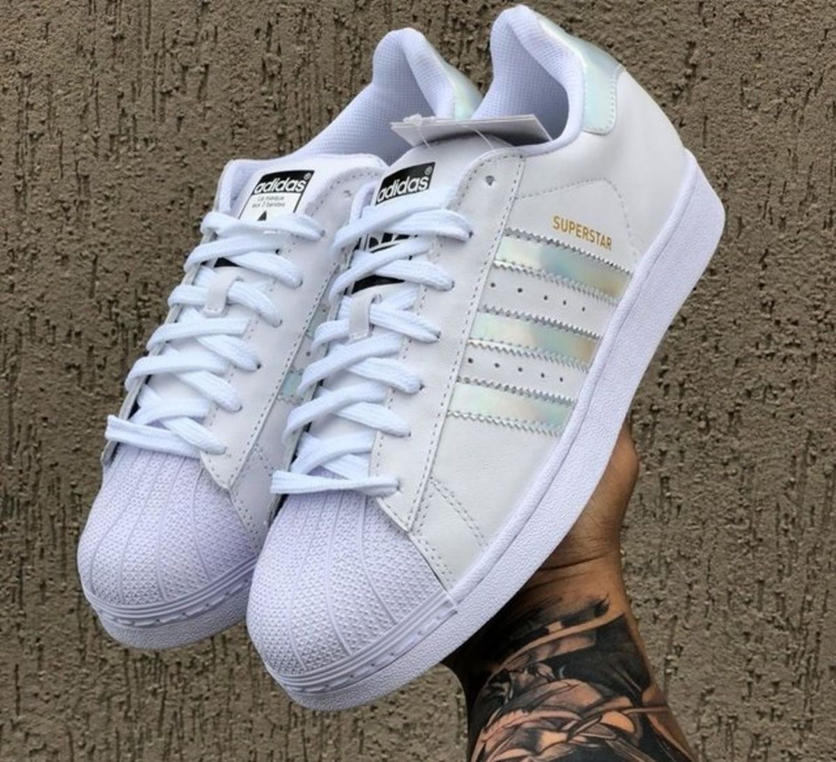tenis adidas superstar holografico
