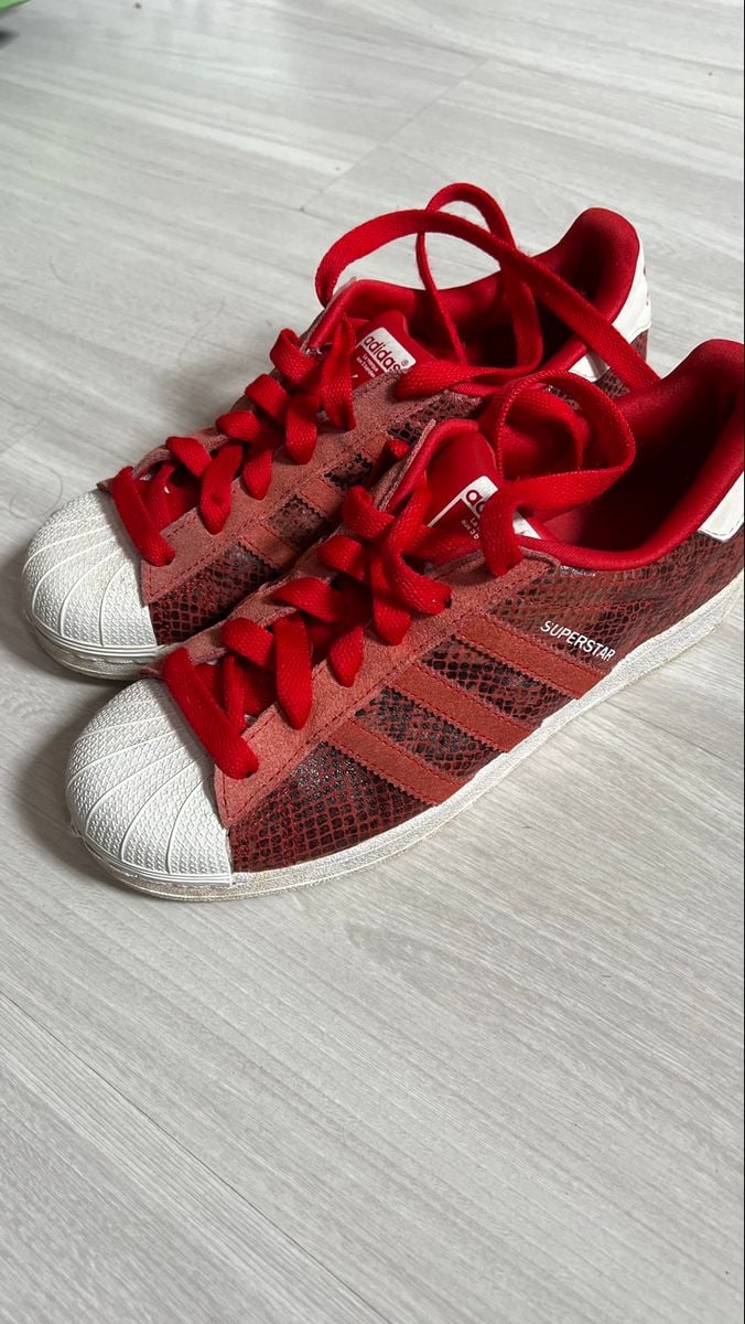 Adidas superstar store vermelho com abacaxi