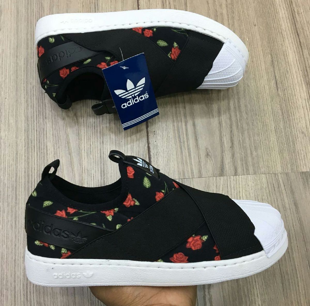 tenis adidas florido feminino