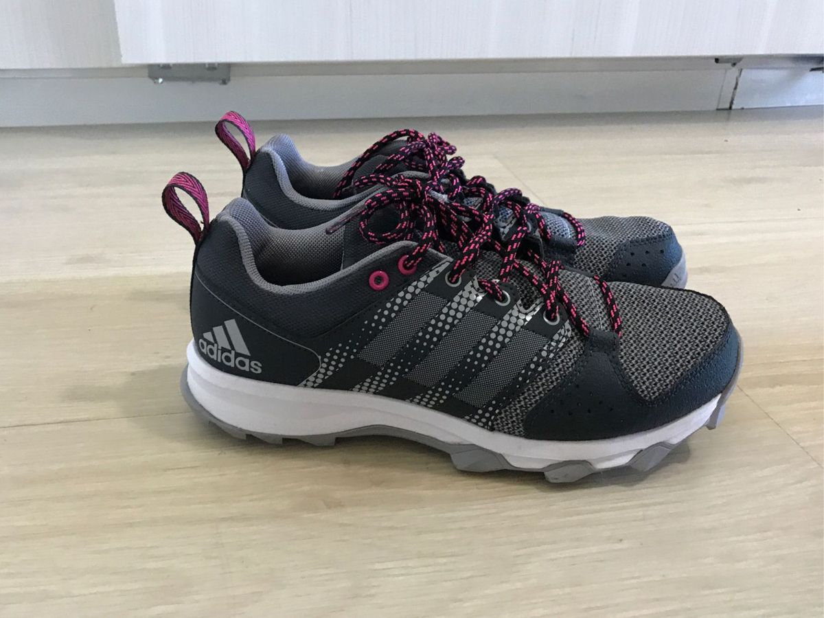 tenis adidas traxion