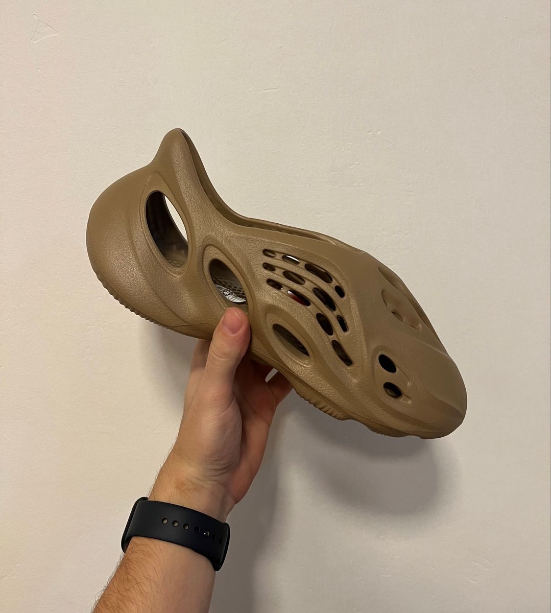 靴 adidas YEEZY Foam Runner \"Clay Taupe\" Sneaker Adidas Yeezy Foam RNR Clay Taupe - ABCT110 Original