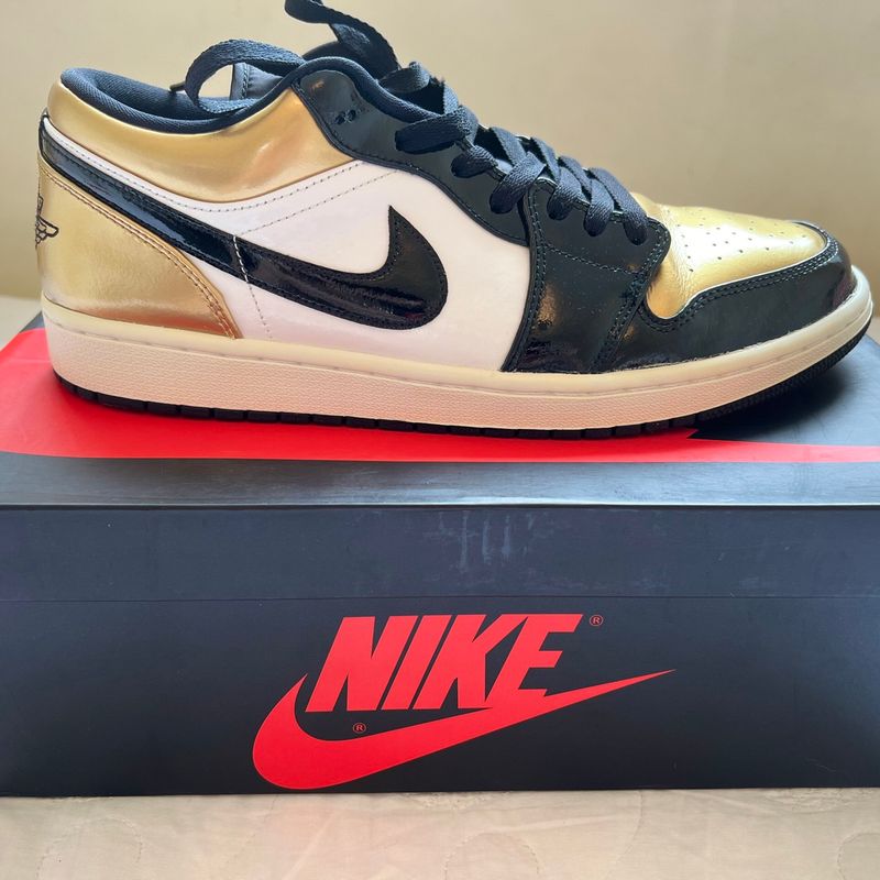 Jordan low gold store toe