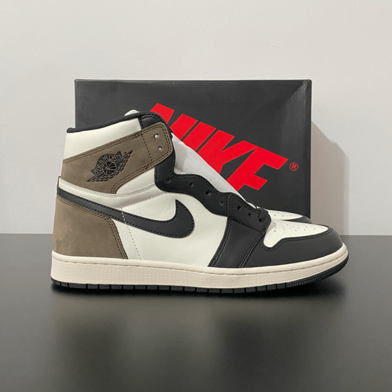 Air Jordan 1 Retro popular High OG 'Dark Mocha'