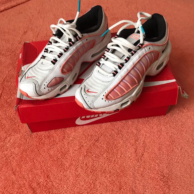 Air clearance max tailwind red