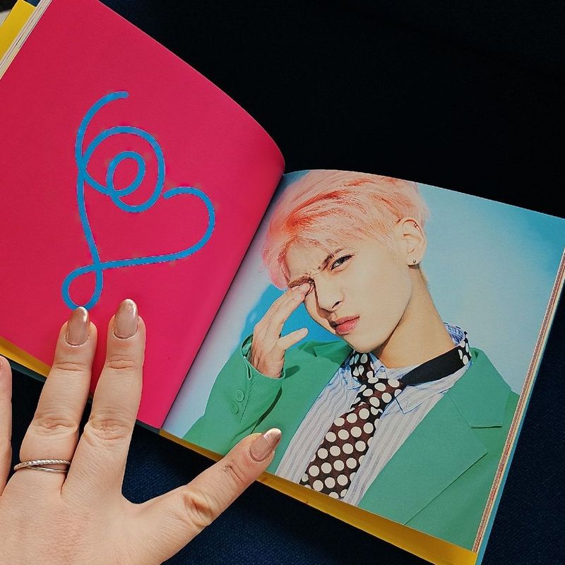 SHINee JONGHYUN She is チョア トレカセット OneMall provides Mercari products: JONGHYUN / She is チョア