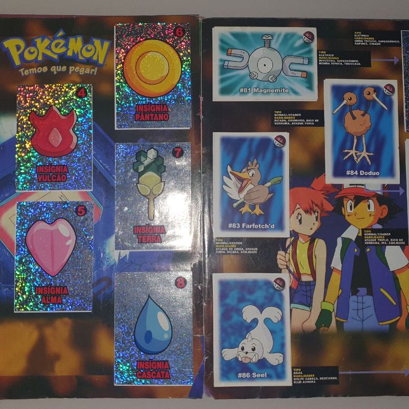 Álbum autocolante Pokémon com cartaz completo em segunda mão