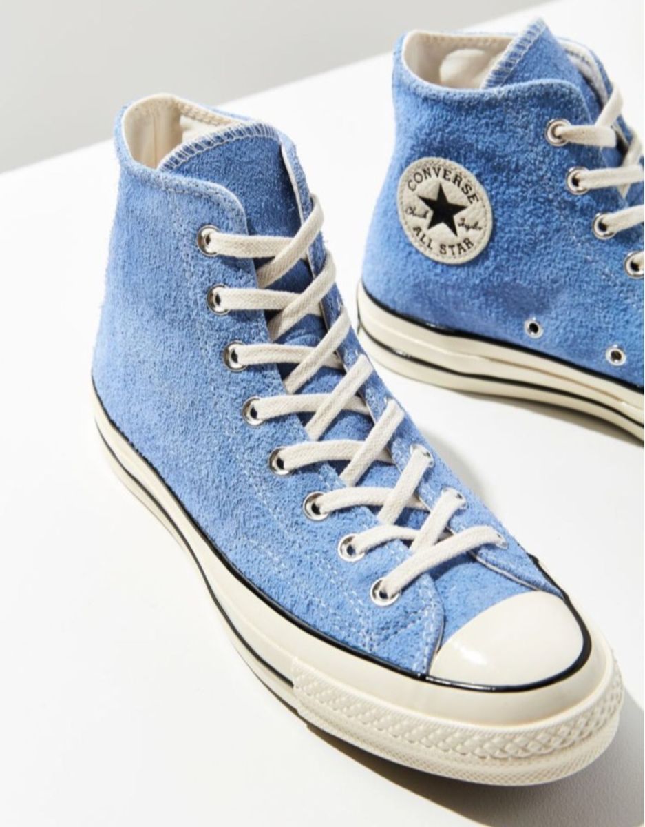 chuck taylor camurça