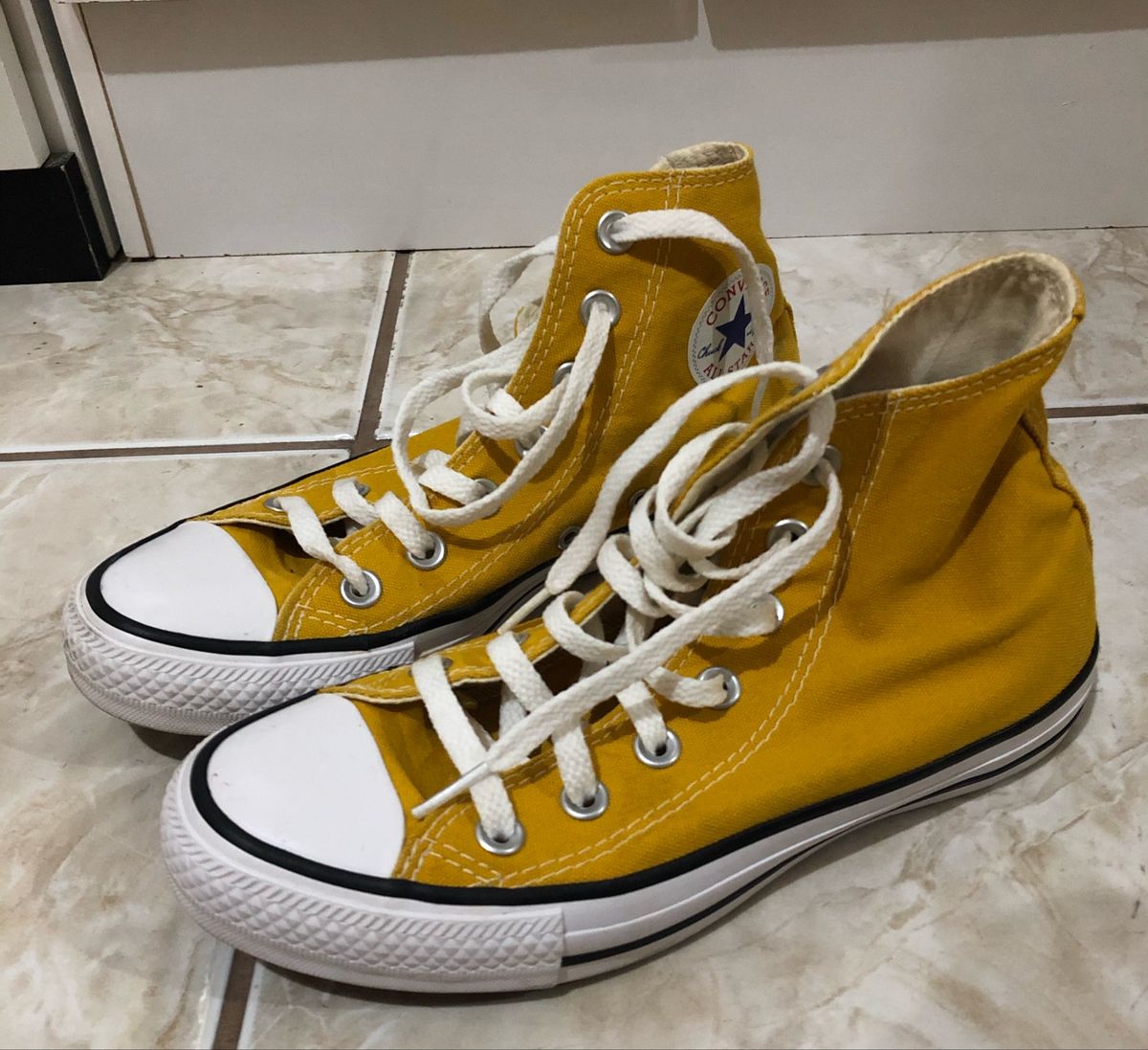 converse amarelo mostarda