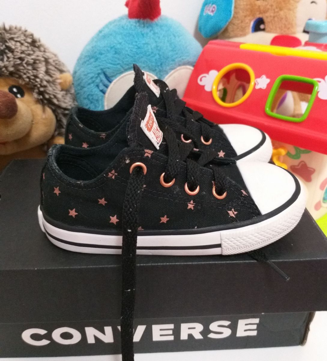 all star preto com estrelinhas