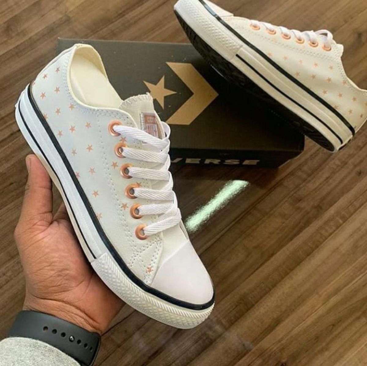 all star preto com estrelinhas