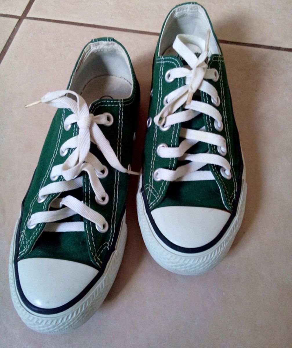 tenis verde bandeira