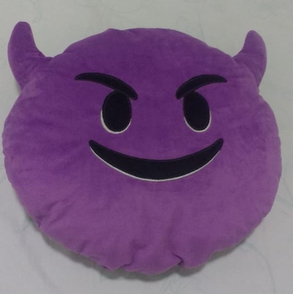 Almofada Emoji Capetinha | Pelúcia Fotostore Usado 46931180 | enjoei