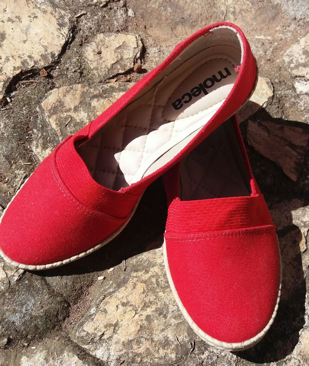 sapatilha moleca vermelha