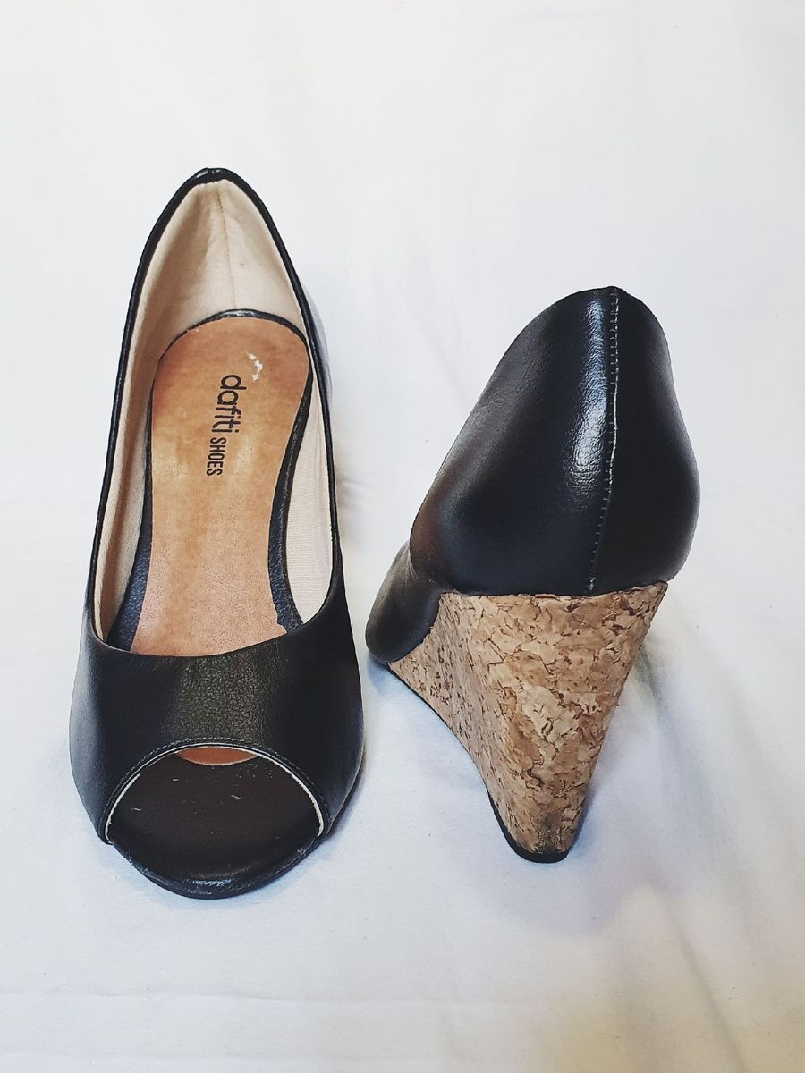 sandalia preta dafiti