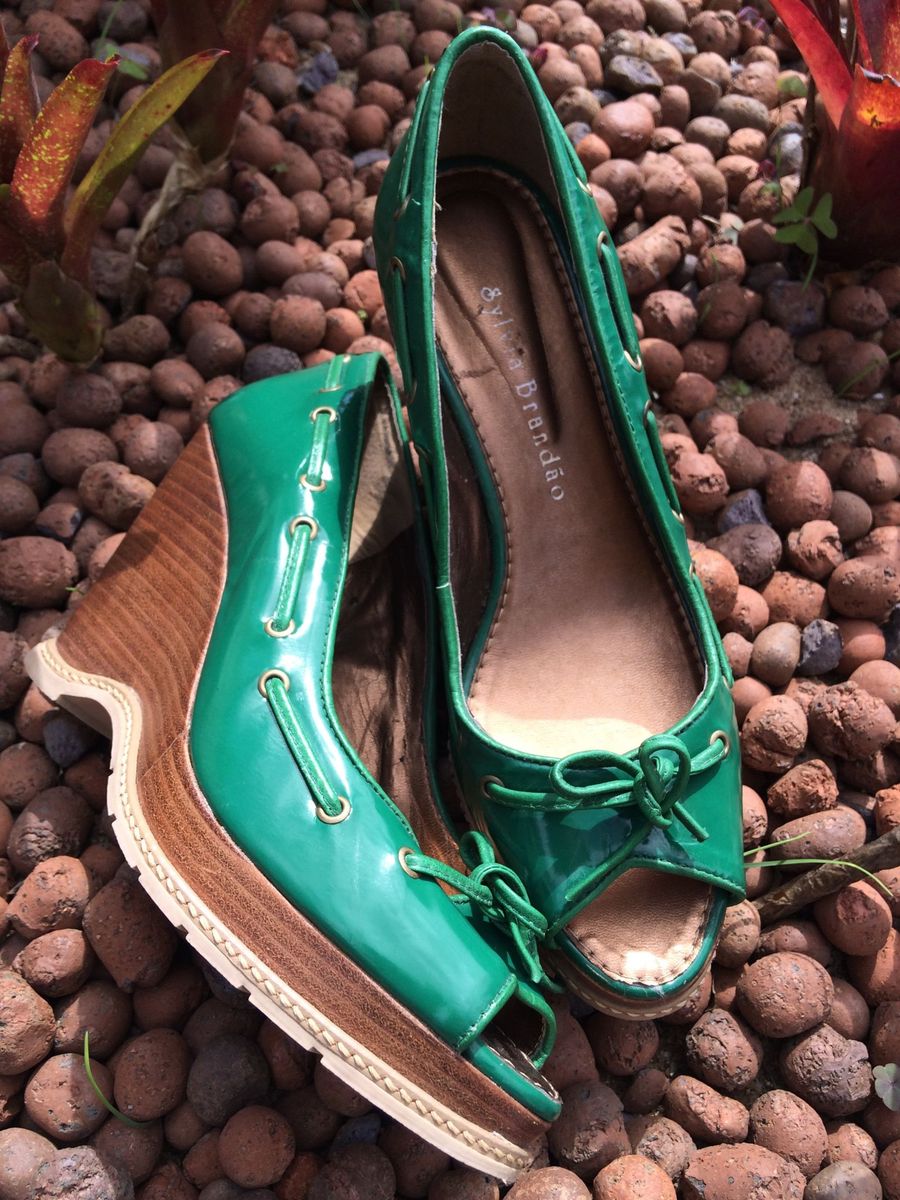 sandalia anabela verde bandeira