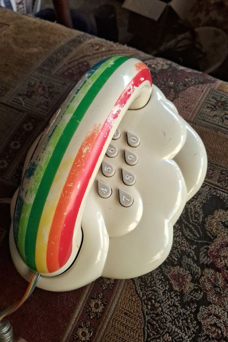 Antigo Telefone Anos 80 Rainbow Telemania 1987 Rainbow Phone Item de ...