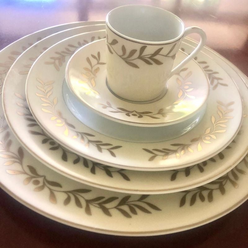 フランス製　Limoges ROSE DE LIMOGESディナープレート ペア Aparelho Jantar Limoges com Ouro La Rose Des Sables 84 Peças