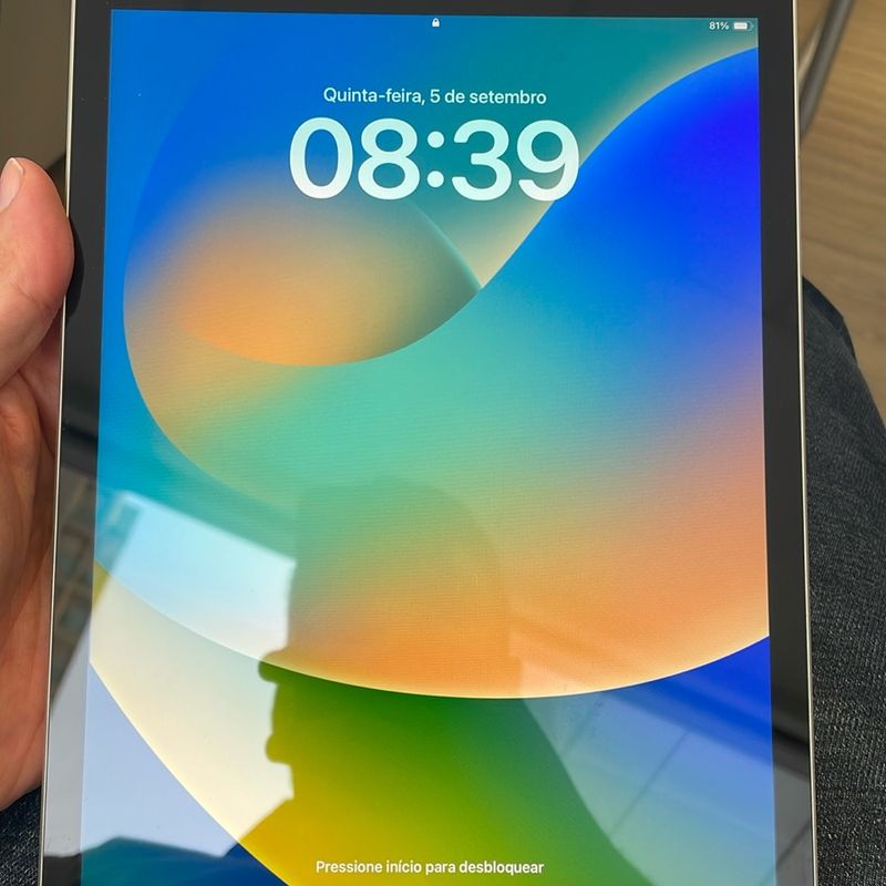 Apple Ipad A2602 9 Geração - 64gb Tela Retina Multi-Touch 10.2 Cor
