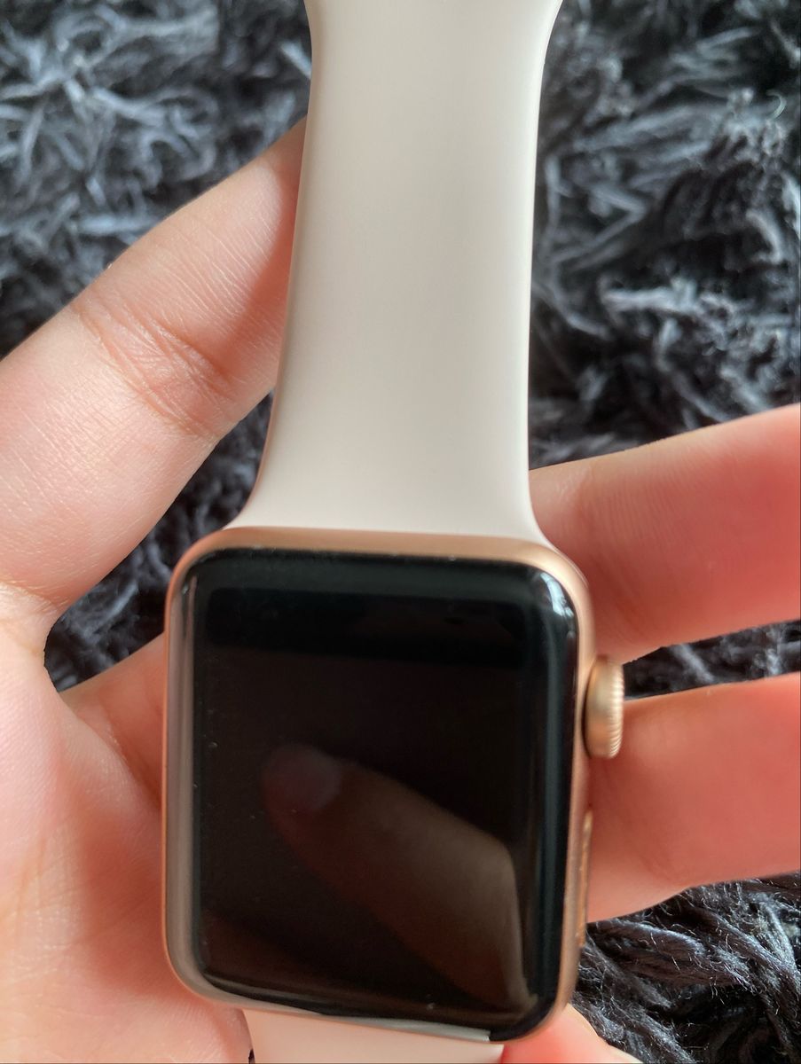 apple watch se space grey aluminium case with sport band