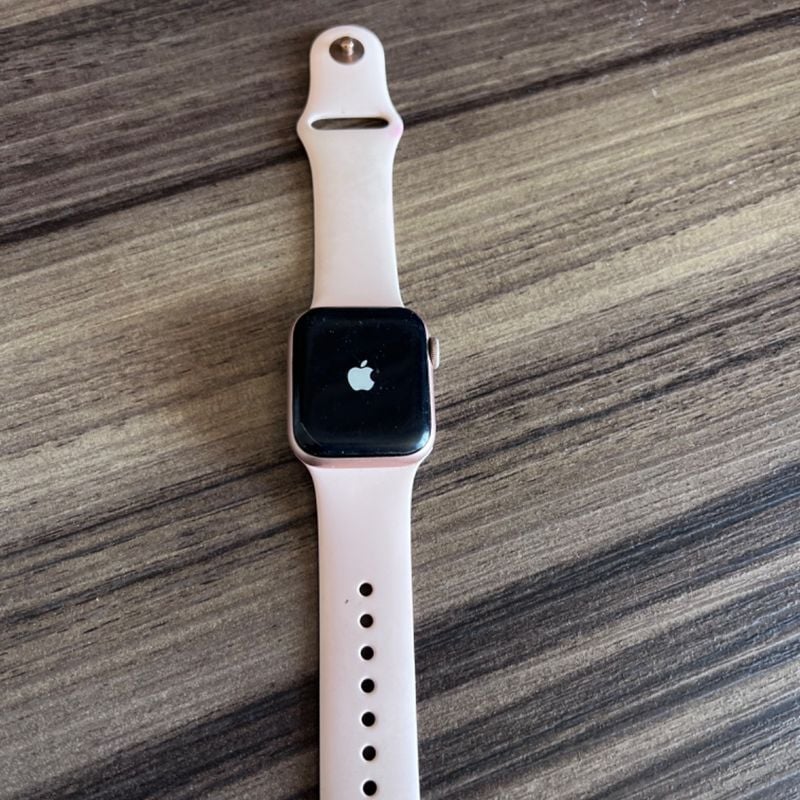 Oportunidade: Smartwatch Apple Watch SE com cupom de R$ 200 de