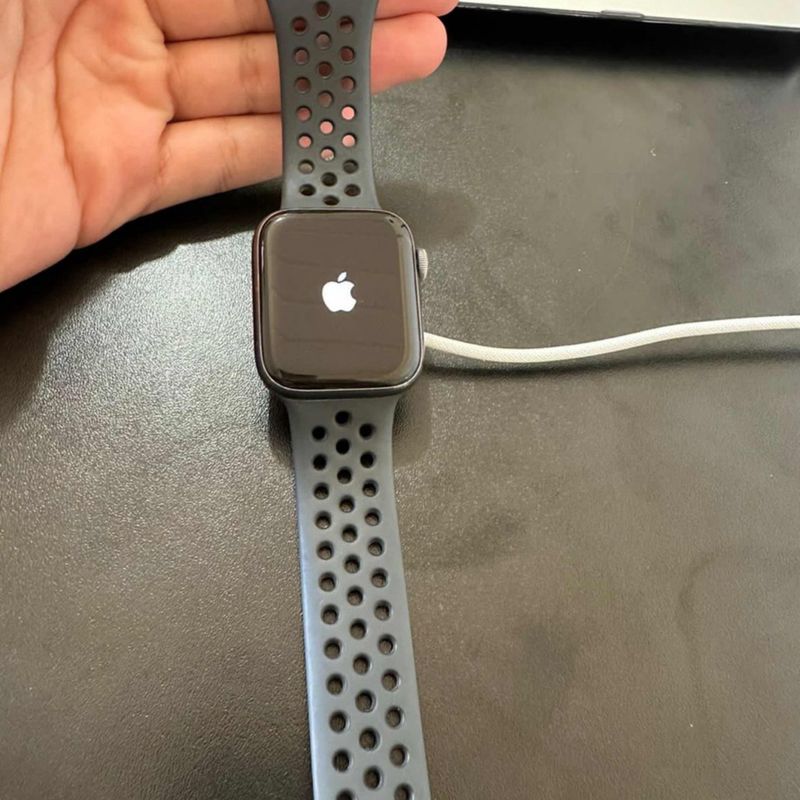 Apple watch series 4 44mm 2024 nike edition