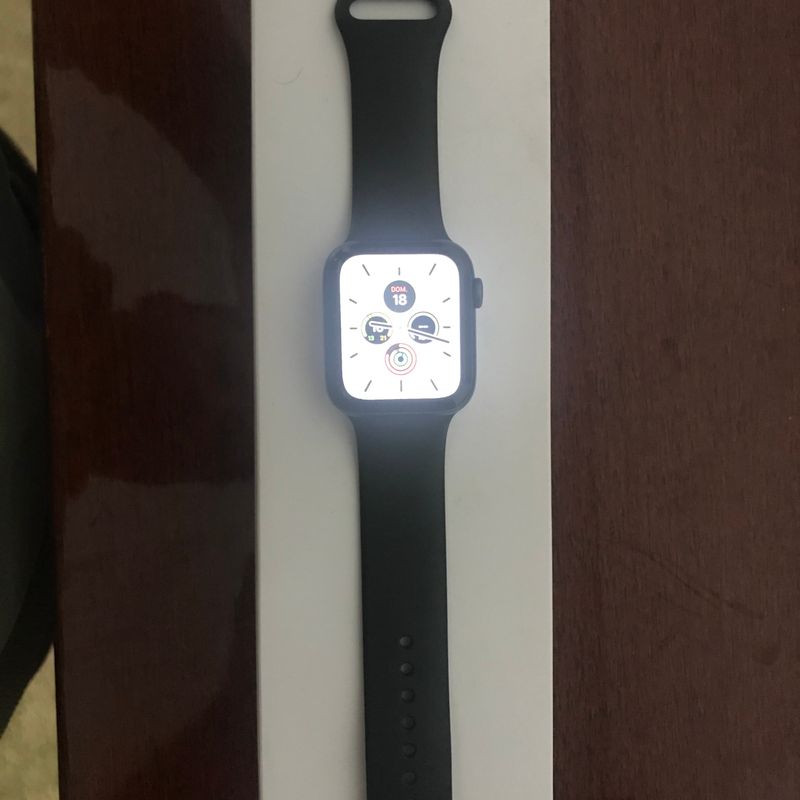 Apple Series outlet 4 Space Gray 44 mm Smart Watch