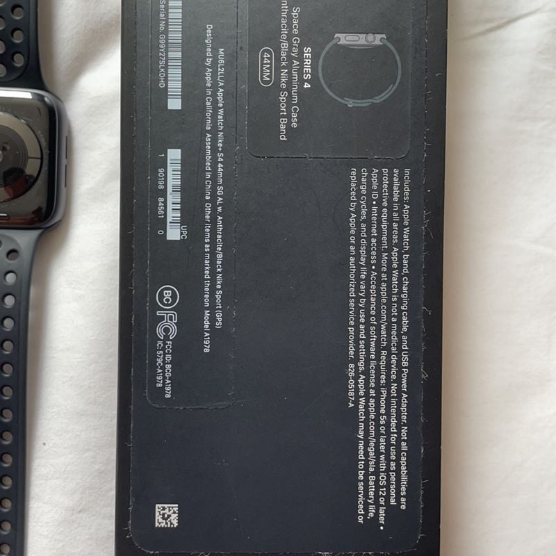 Apple watch series 4 nike best sale edition 44mm