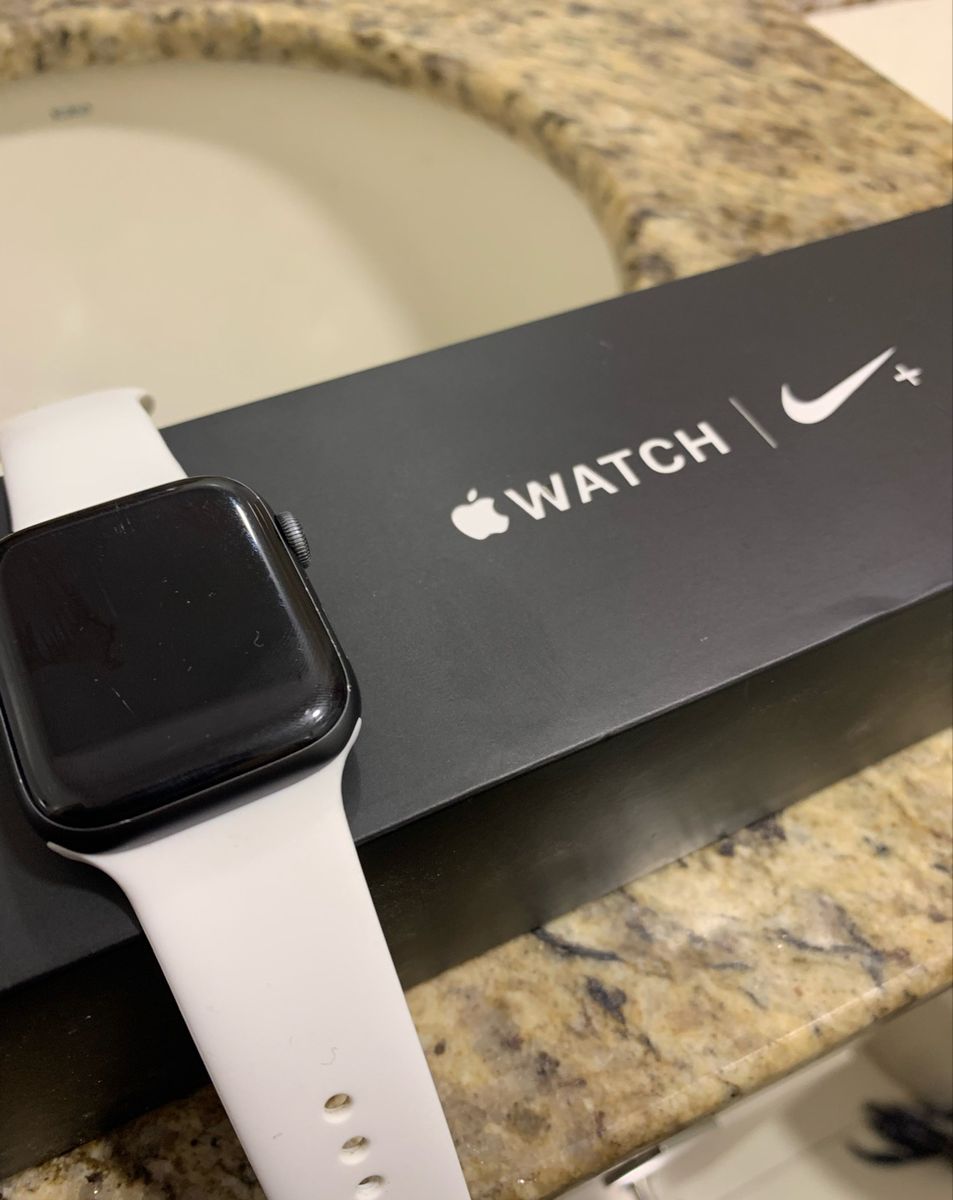 Iphone watch best sale 4 nike