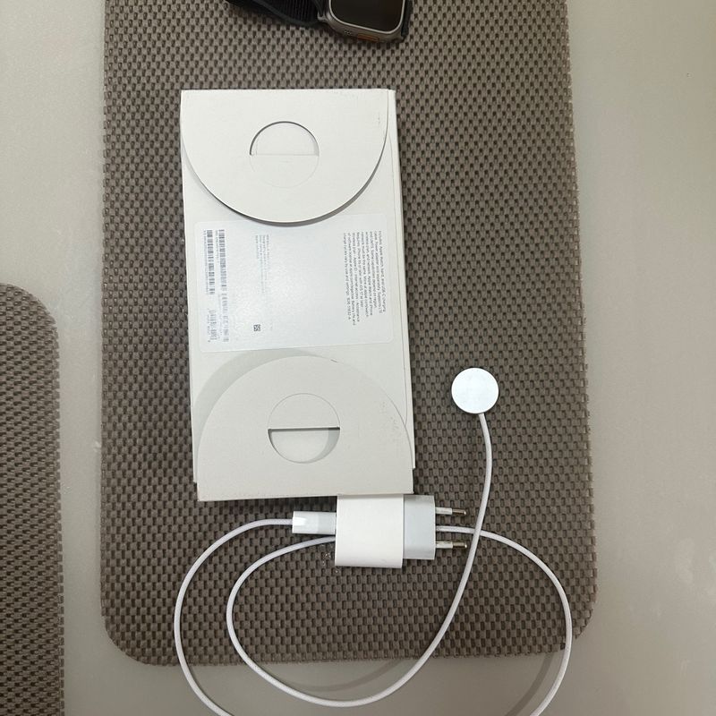Apple Watch Ultra GPS + Cellular - Caixa de titânio 49 mm