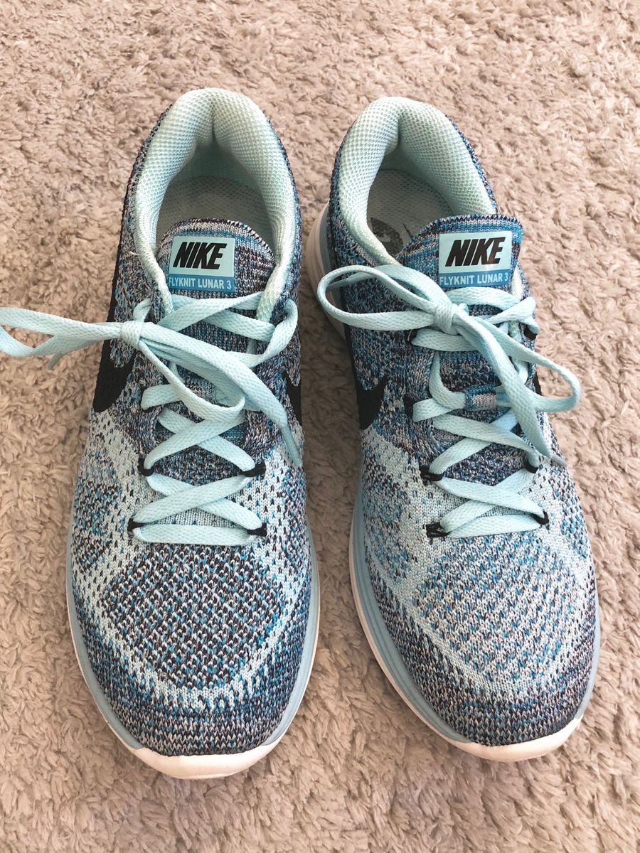 tenis nike parece meia