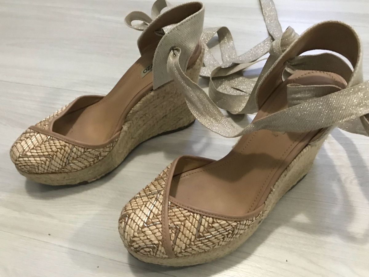 sandalia de palha arezzo