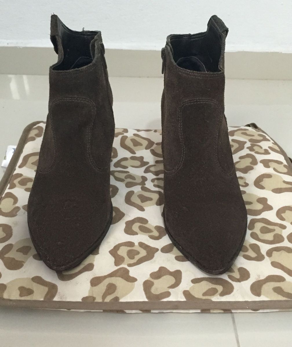 bota com salto interno arezzo