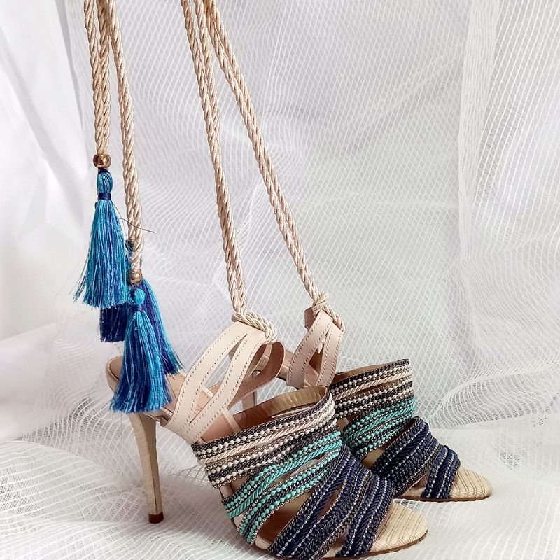 Arezzo Sand lia Salto Alto Fino Festa Tassel Azul Bege Tiras Cordas Sand lia Feminina Arezzo Usado 79131941 enjoei