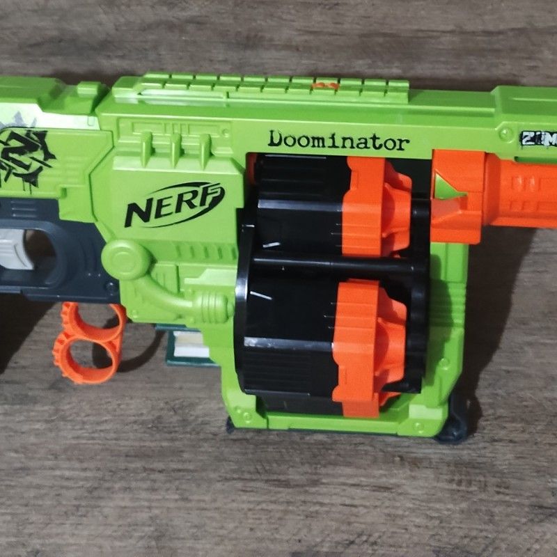 Arma de Brinquedo Nerf Zombie Strike Dominator Blaster! | Nerf