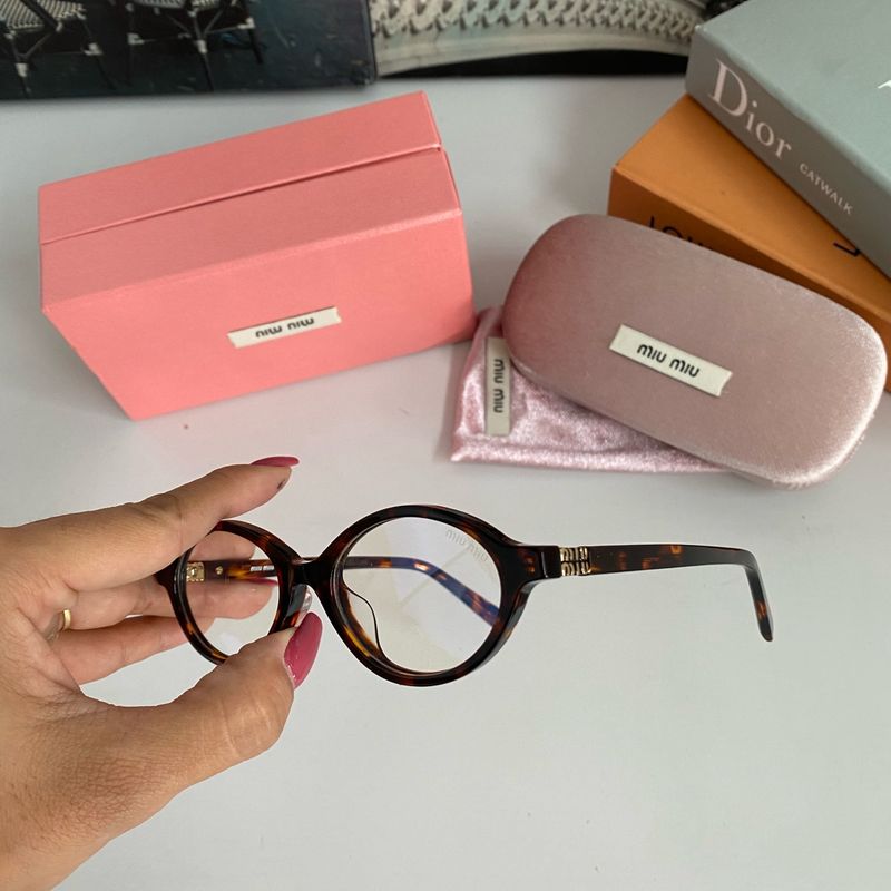 miiu様 Armação para Grau Oval Tartaruga | Miumiu Usado 106059000 | enjoei
