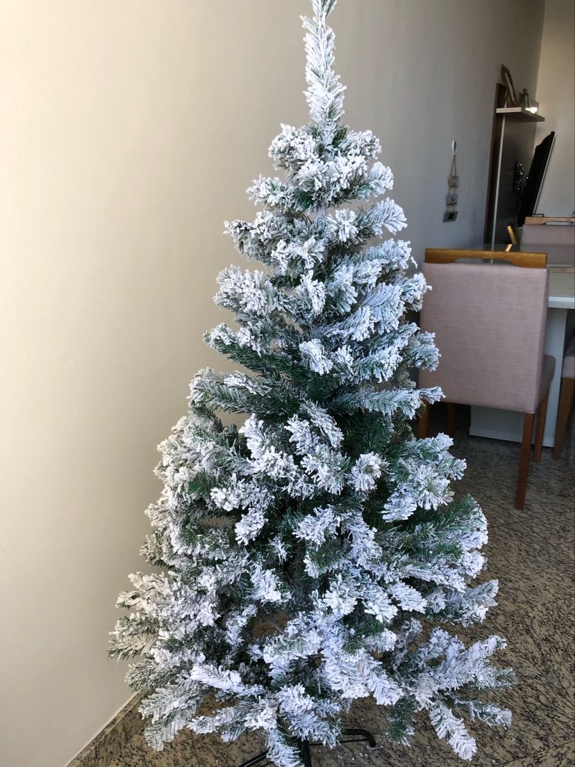 Árvore de Natal Nevada 1,50 Mta 450 Galhos | Item de Decoração Bela Flor  Nunca Usado 78903682 | enjoei