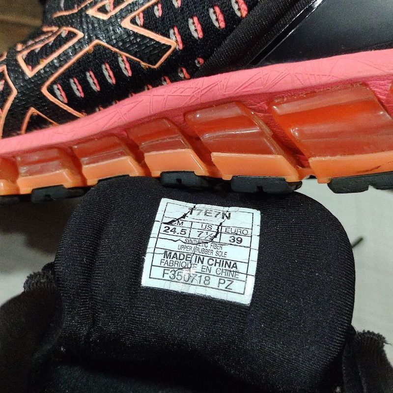 Asics t7e7n hot sale