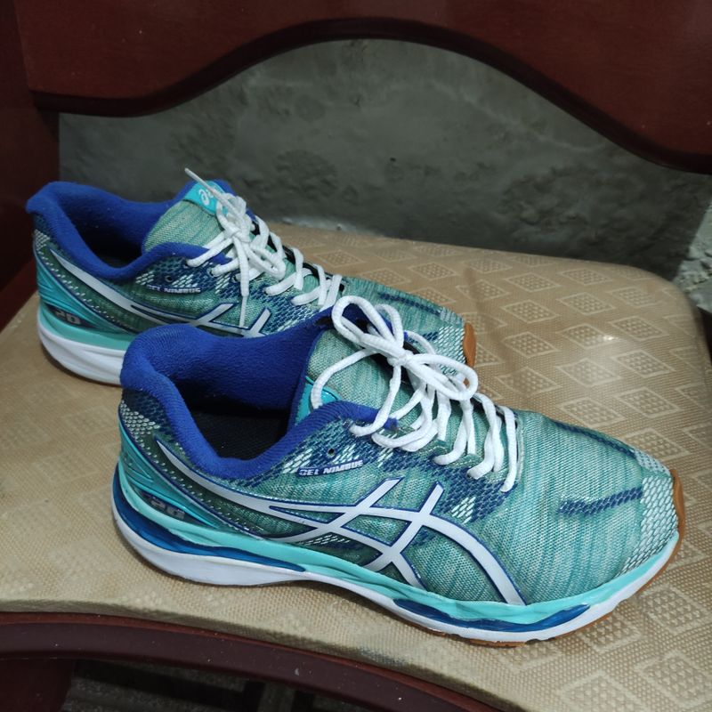 Nimbus store asics 20