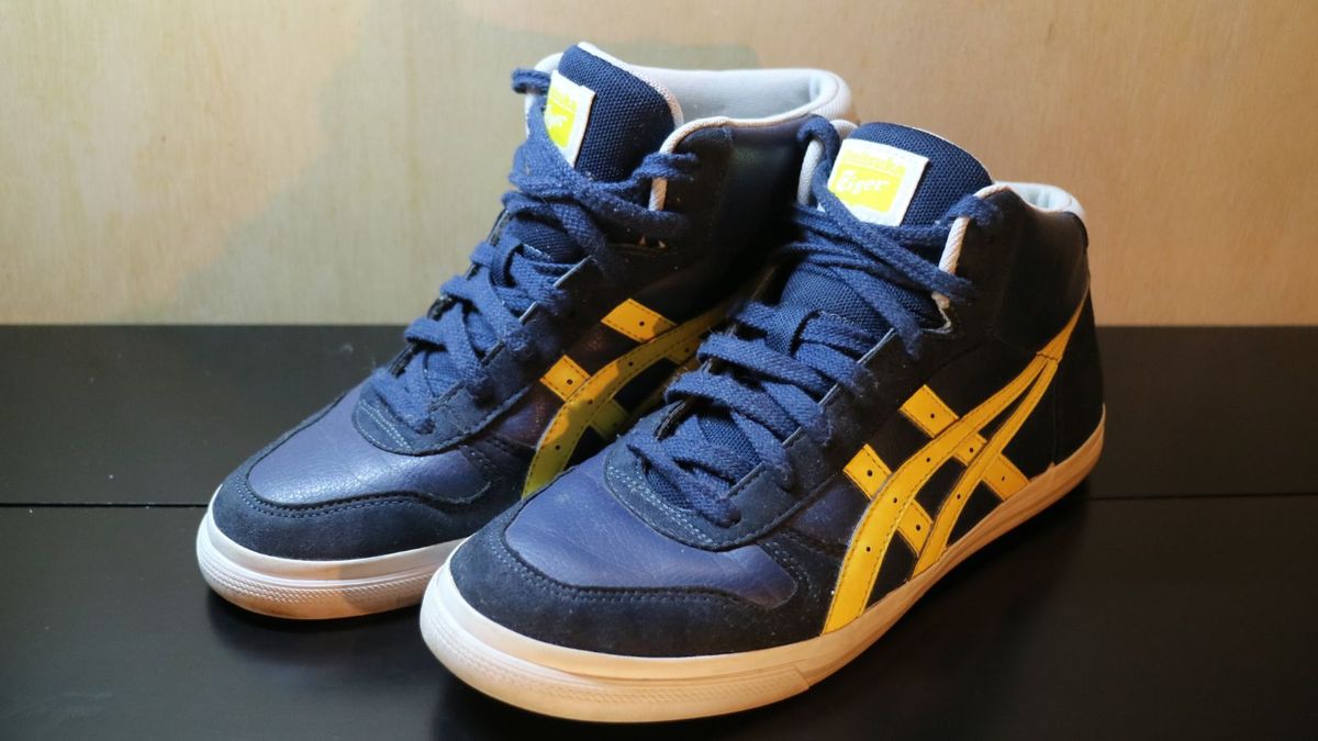 Tenis cano alto store asics