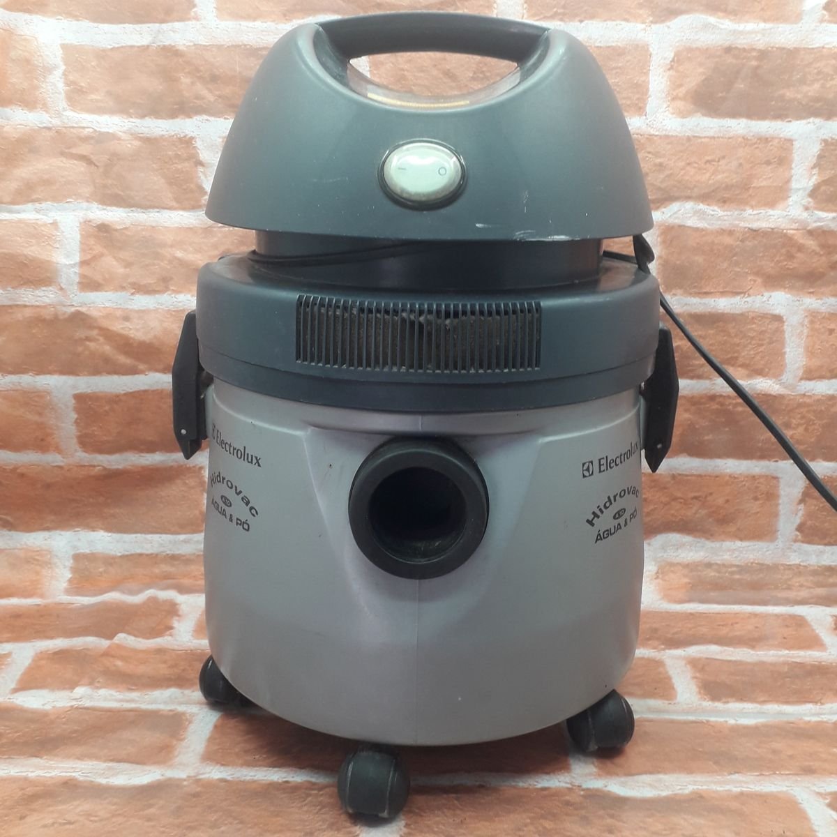 Aspirador de Pó e Água (nao Funciona) Electrolux A10 (ler Anúncio