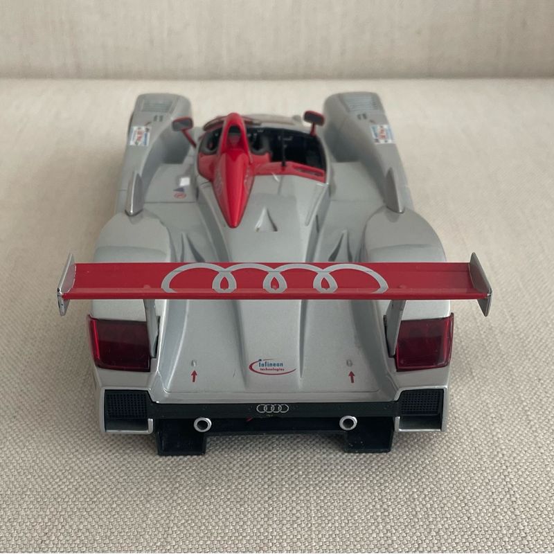 Audi R8 Le Mans-Sleger 2000, Escala 1/18, Maisto, Cor Prata e