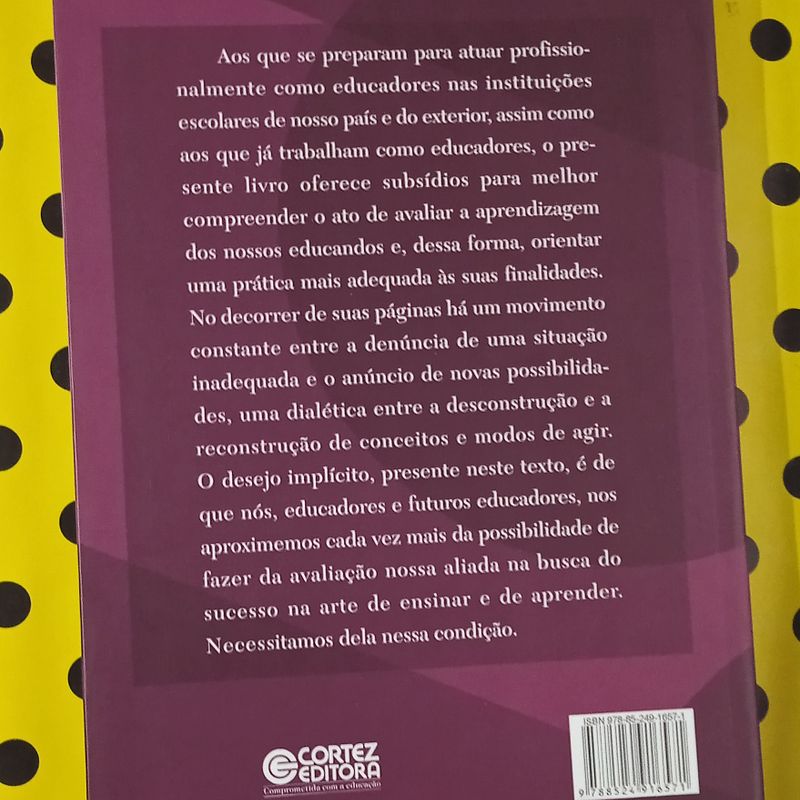 Sobre notas escolares - distorções e possibilidades - Cortez Editora