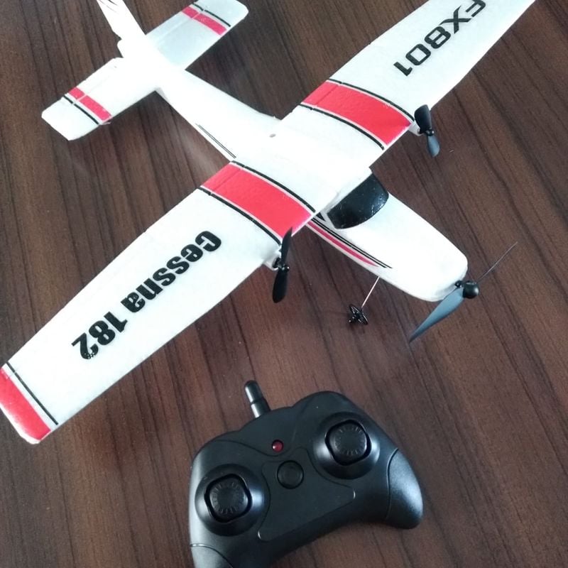 Avião Controle Remoto Cessna 182 Completo + 1 Bateria Extra