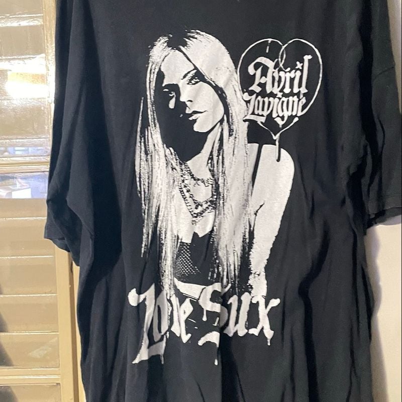 Avril Lavigne - Camiseta Love Sux Canadá Tour 2022 | Bershka