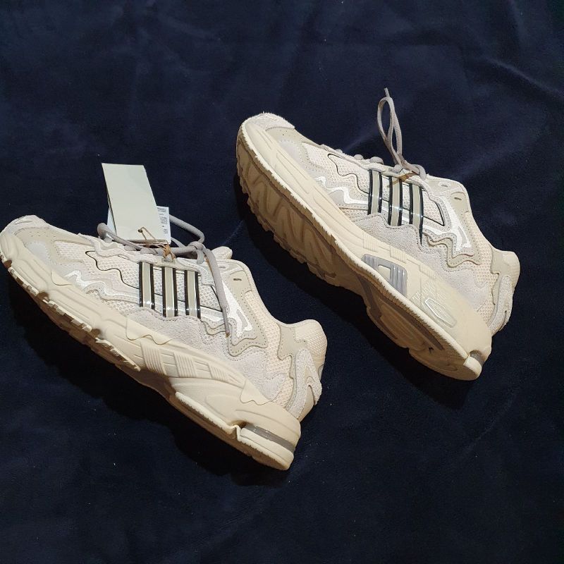 Bad Bunny X Adidas Response Cl Wonder White | Tênis Masculino