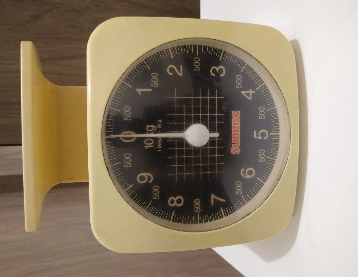 Balança Antiga de Cozinha. até 10kg | Móvel de Cozinha Sunrise Usado ...