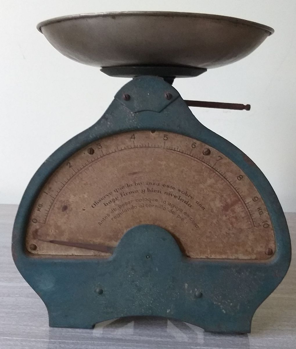 Balança Antiga em Ferro | Móvel de Antiquário Usado 48706720 | enjoei