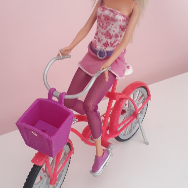 Bicicleta Barbie com Cesta de Flores - Desapegos de Roupas quase novas ou  nunca usadas para bebês, crianças e mamães. 1175486