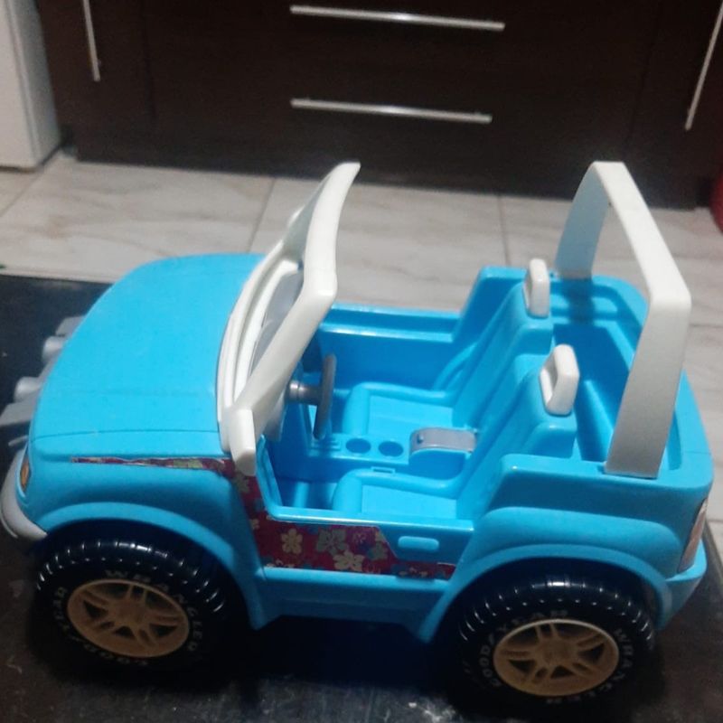 Barbie best sale jeep blue