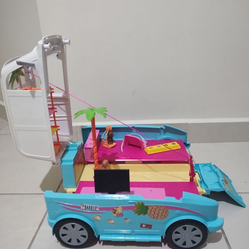 Barbie store mobile car